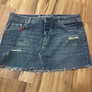 Y2K 00s Low Rise Embroidered Raw Hem Denim mini skirt Sz 8